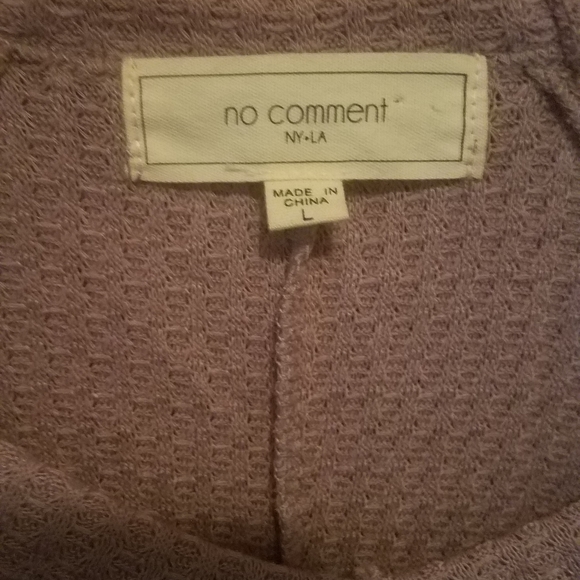 Cold Shoulder Top - Picture 2 of 3